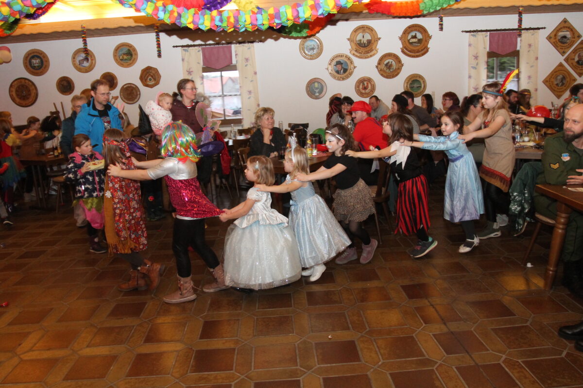 Stimmung beim Kinderfasching ist unschlagbar
