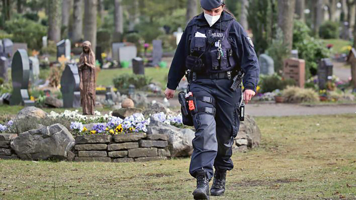 Wochenende der Weidener Polizei: Blumenschänder am Waldfriedhof, gewalttätige Ex-Männer und Unfallfluchten