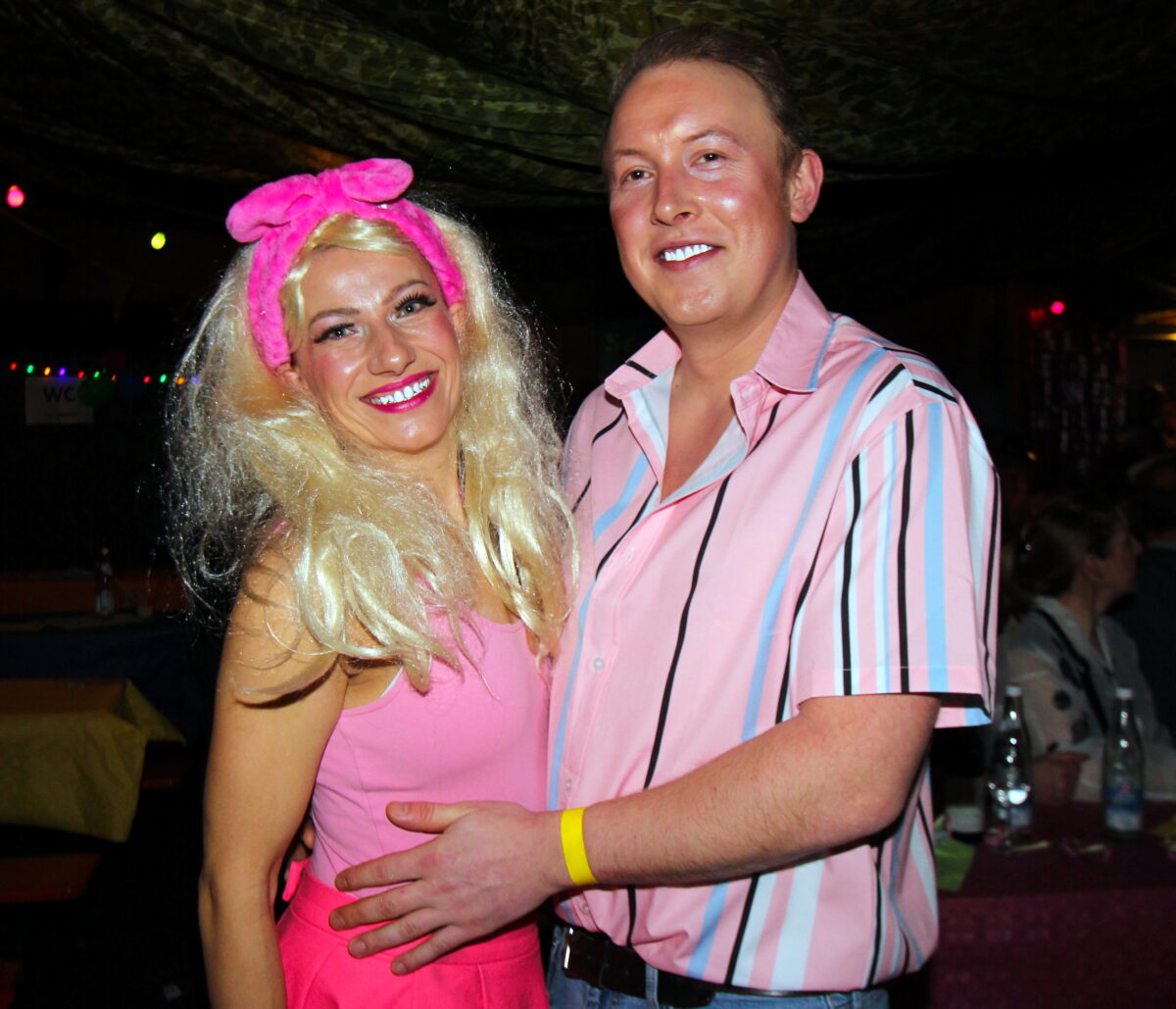 Erfolgreicher Faschingsball in Etzenricht mit tanzenden Barbies