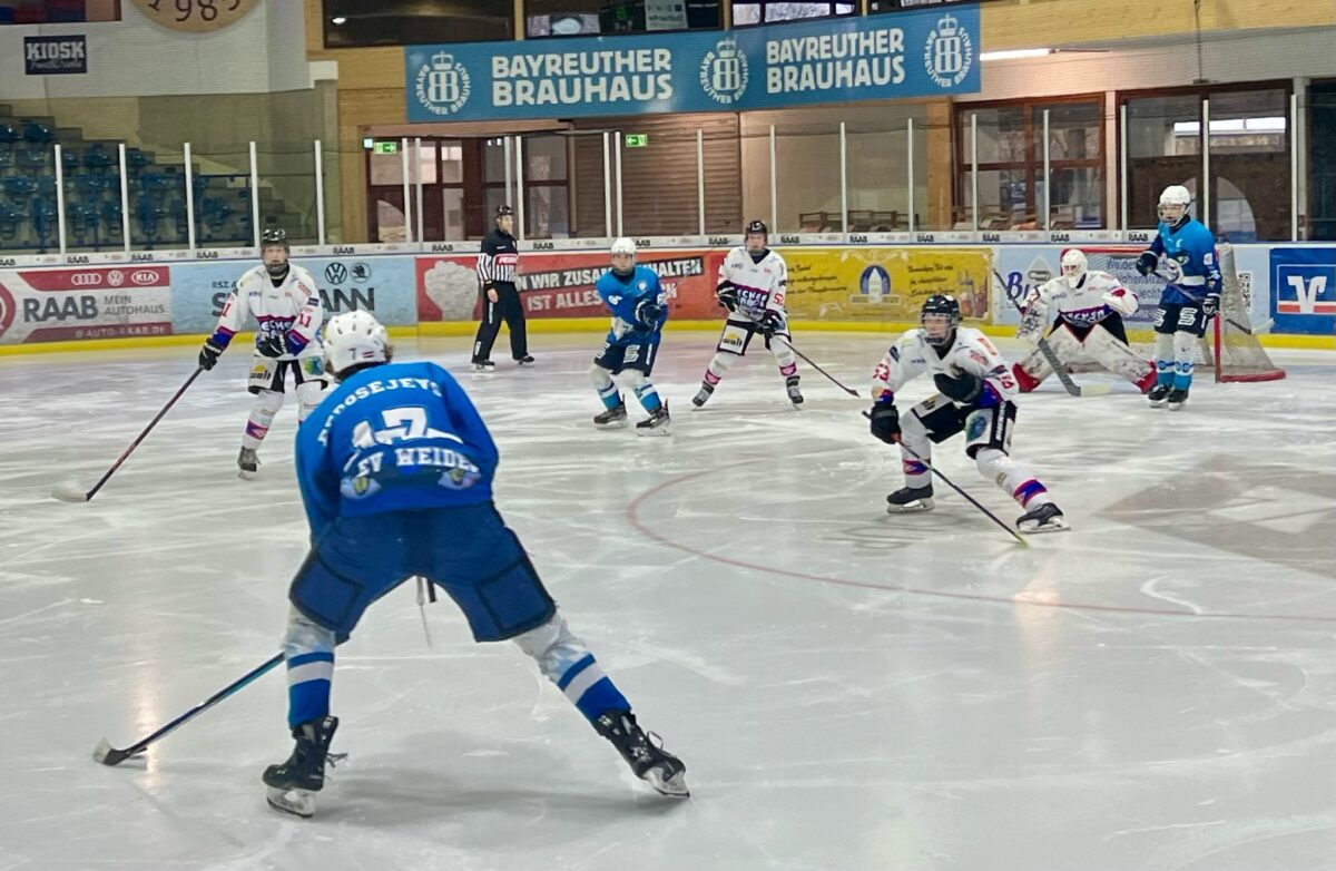 Nachwuchsteams der Blue Devils schlagen sich hervorragend
