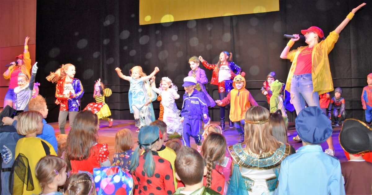 Tanzen, Spielen und Zaubershow: keine Langeweile beim Kinderfest in Grafenwöhr