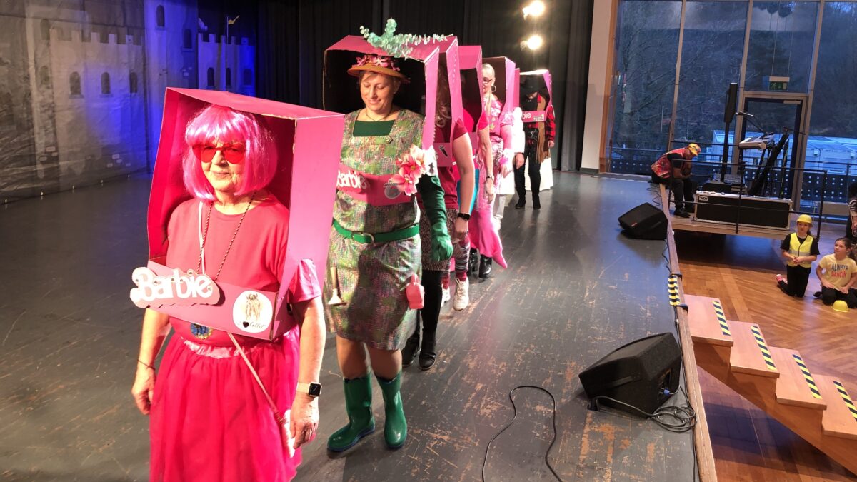 Drei Stunden Programm, Musik und jede Menge Gaudi beim Neustädter Seniorenfasching