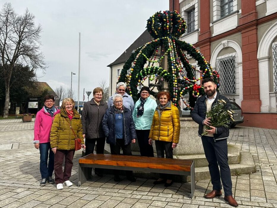 Neustadt/WN hat den größten Osterbrunnen