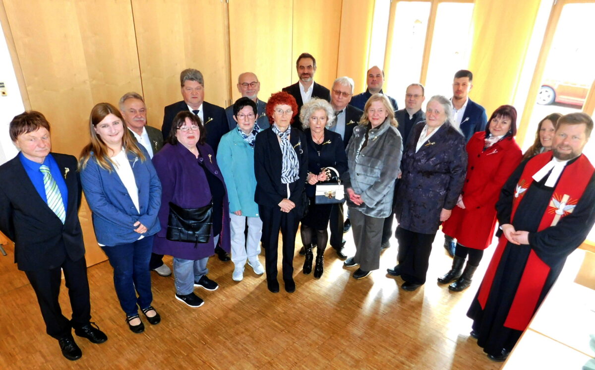Jubelkonfirmation vereint Generationen in Freude