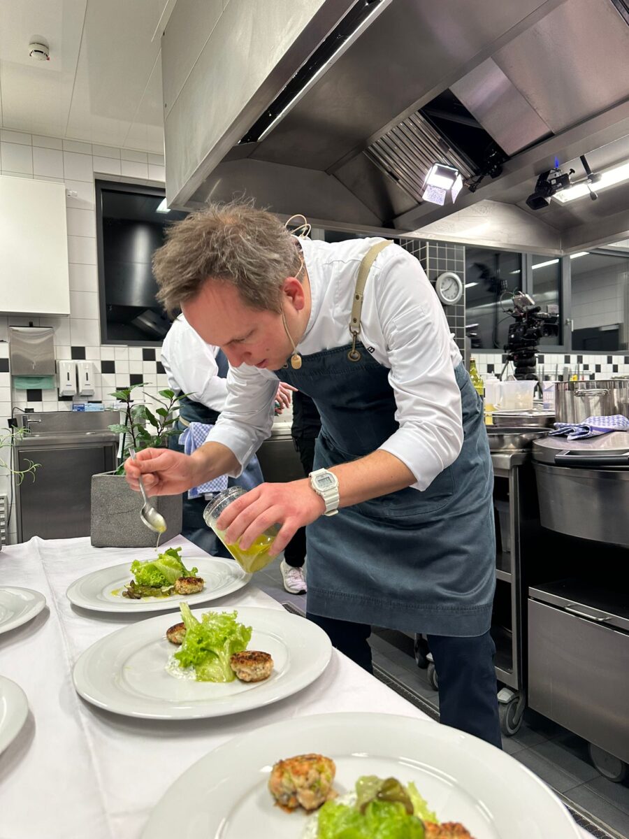 Round Table Schwandorf erkocht 6000 Euro bei „Dinner for Charity“
