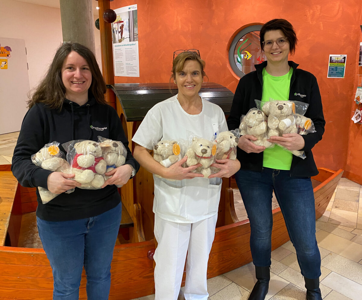 Was für eine schöne Idee: Teddybären sorgen für Ablenkung
