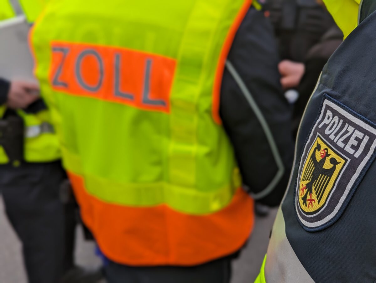 Bestes Teamwork – Zoll und Bundespolizei ziehen drei Straftäter aus dem Verkehr