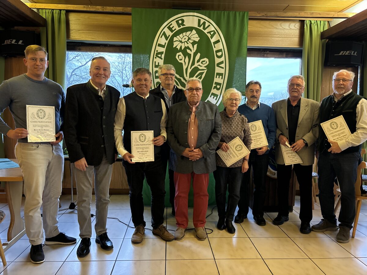 Neustädter Waldverein ehrt seine langjährigen Mitglieder