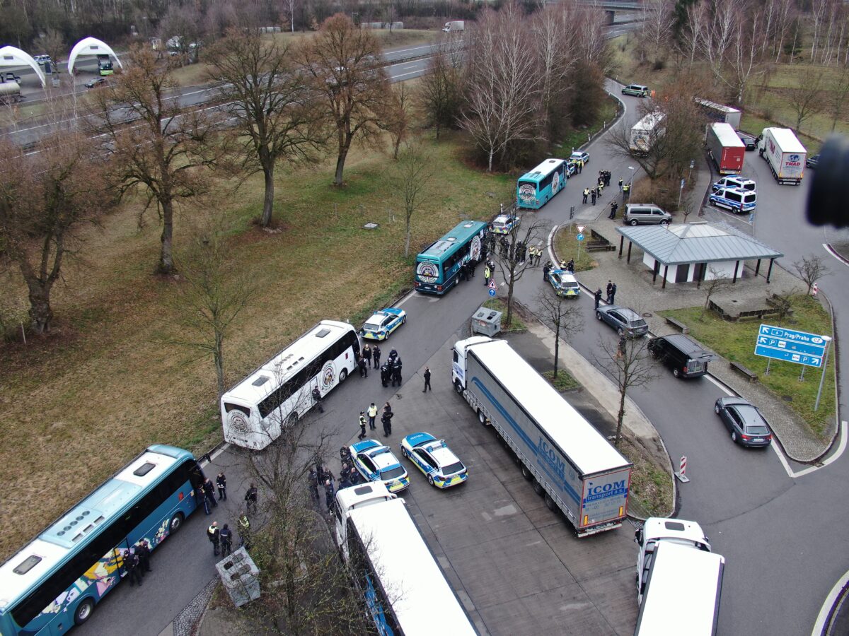 Mehrere Ladendiebstähle durch italienische Fußballfans