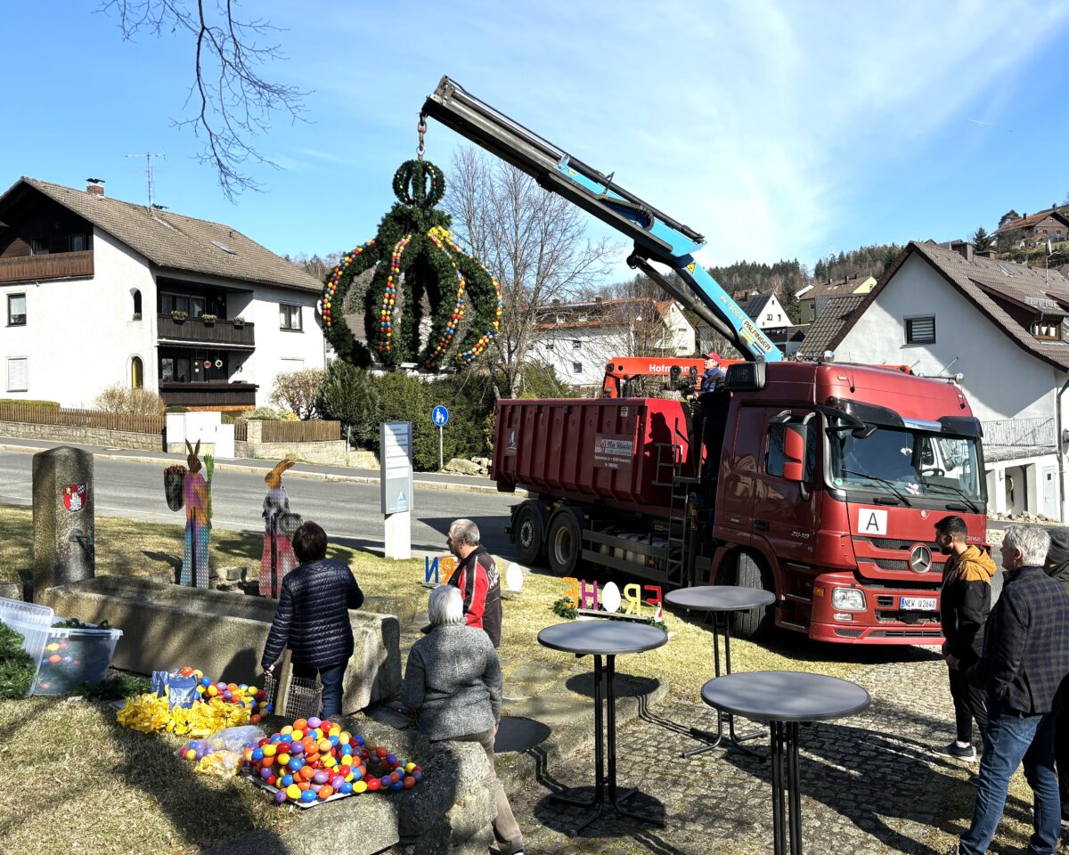 Flossenbürg Frauenunion: Ein österlicher Hingucker für die Gemeinde