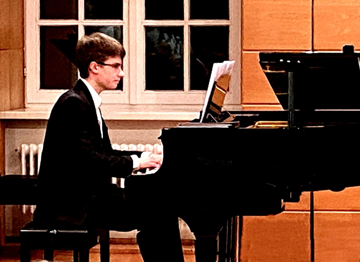 Musikalisches Vorspiel mit Klavier und Oboe