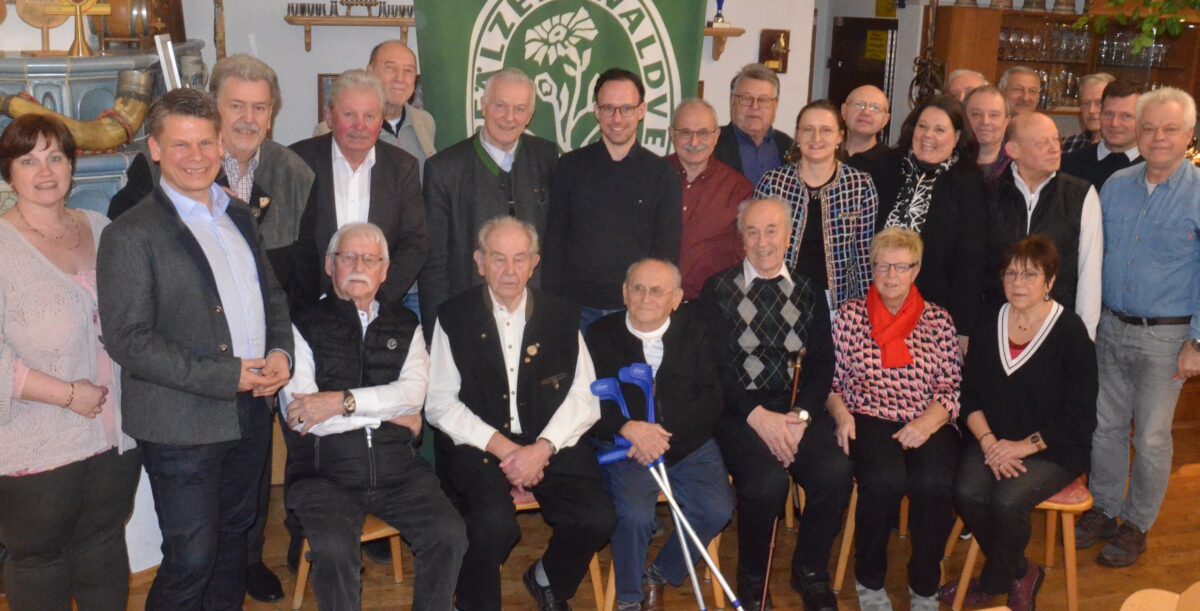 Oberpfälzer Waldverein feiert 100 Jahre Vierlingsturm