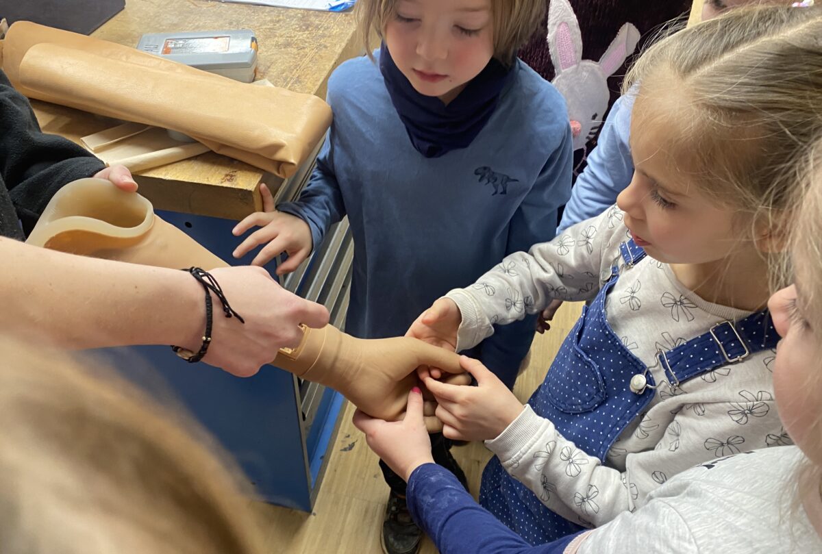 Kinder wollen soviel wissen: Wir entdeckten die Welt der Orthopädie