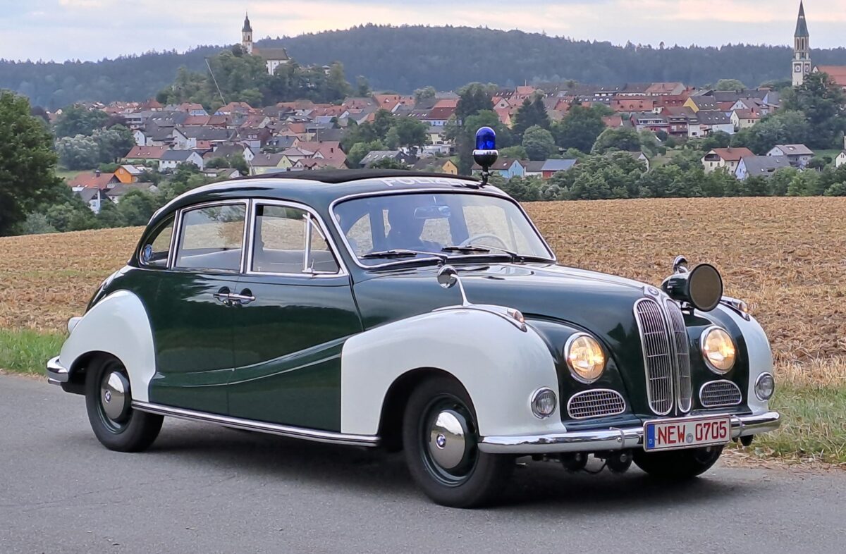 Letzter Polizei-BMW 502 V8 fährt noch in Pleystein
