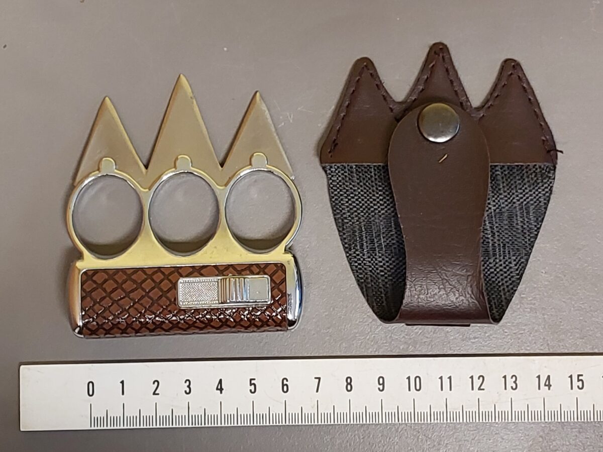Feuerzeug und Schlagring als Multitool – Bundespolizei beschlagnahmt kuriose Waffe