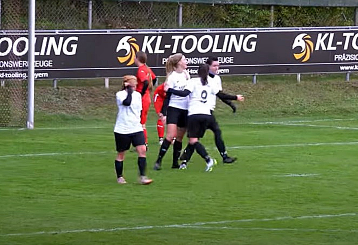 Fußballerinnen des SC Luhe-Wildenau bleiben auf Meisterschaftskurs