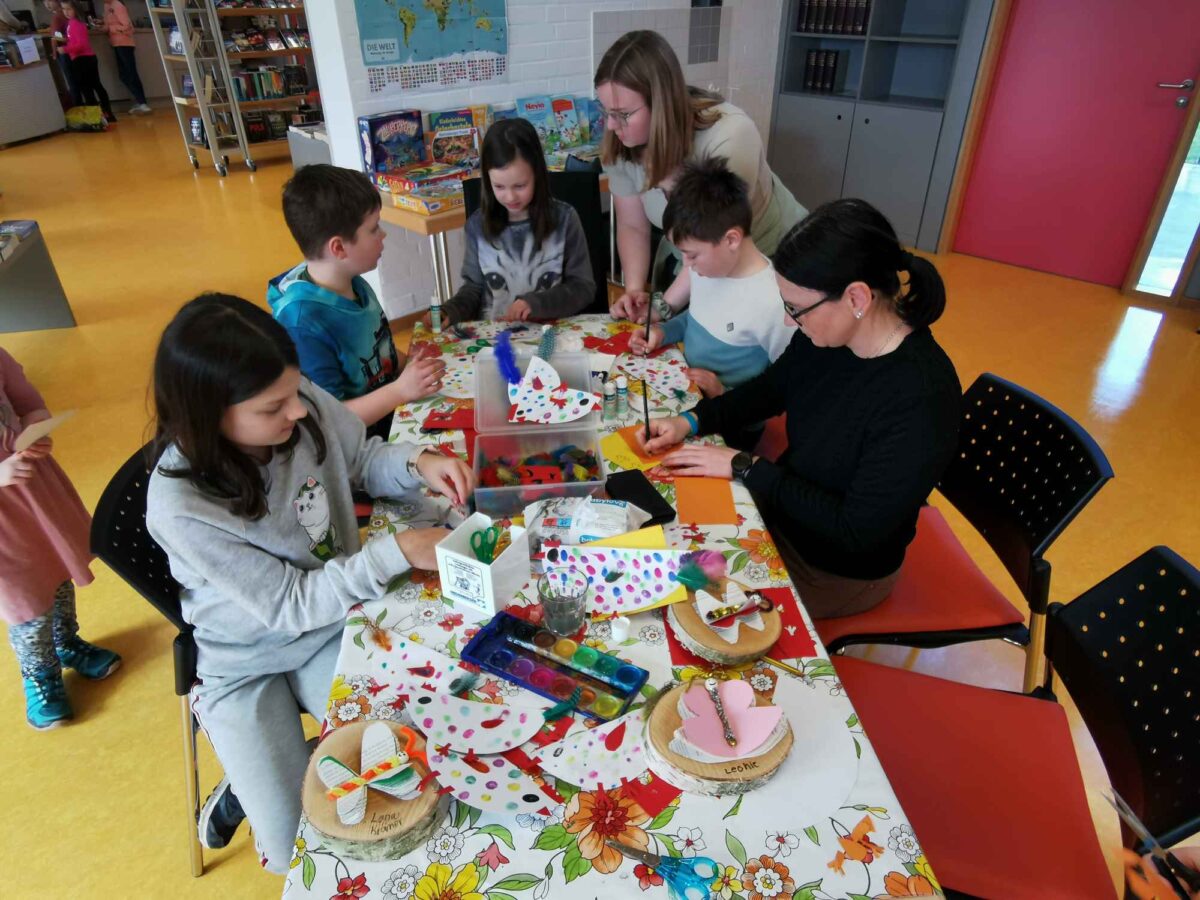 Kreative Osteraktion in der Gemeindebücherei Eslarn