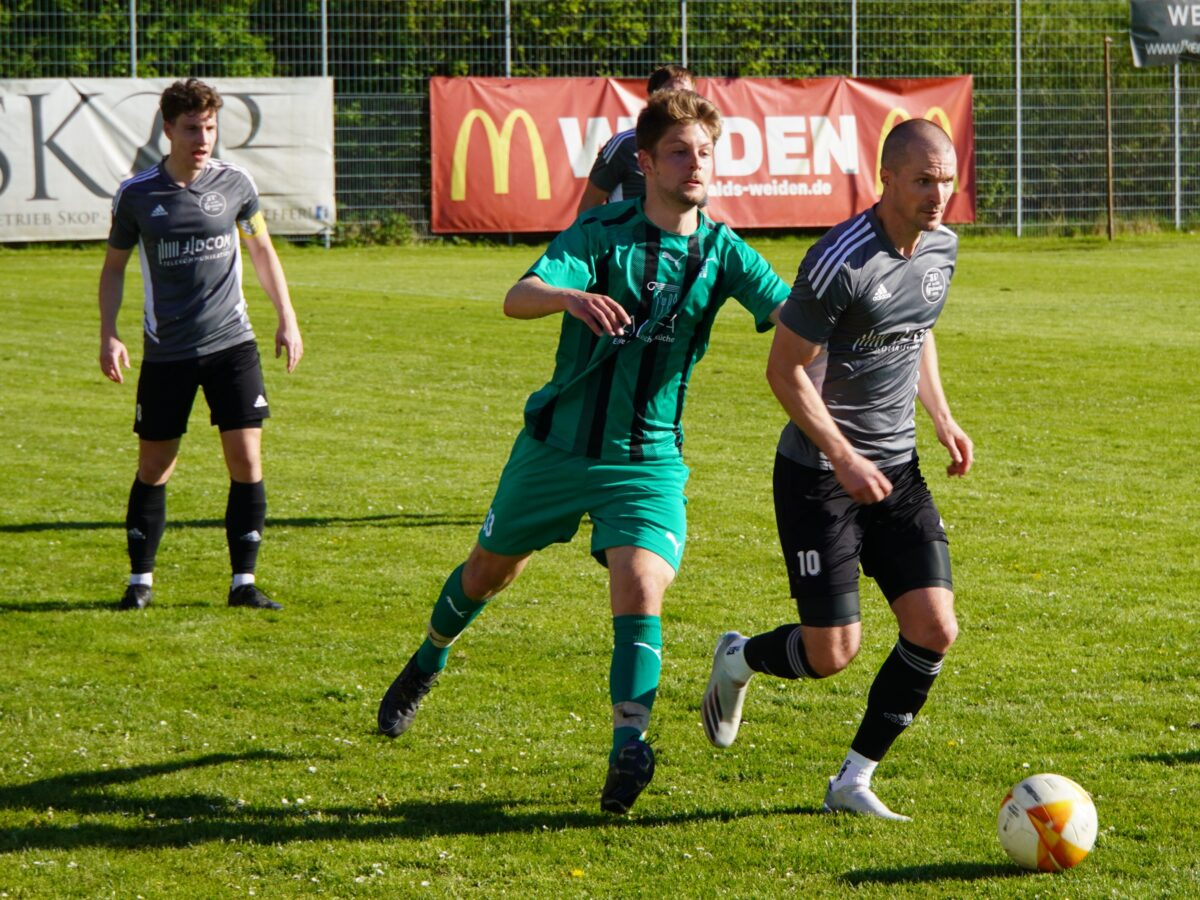 FC Weiden Ost feiert gegen Grafenwöhr knappen Heimsieg und bleibt oben dran