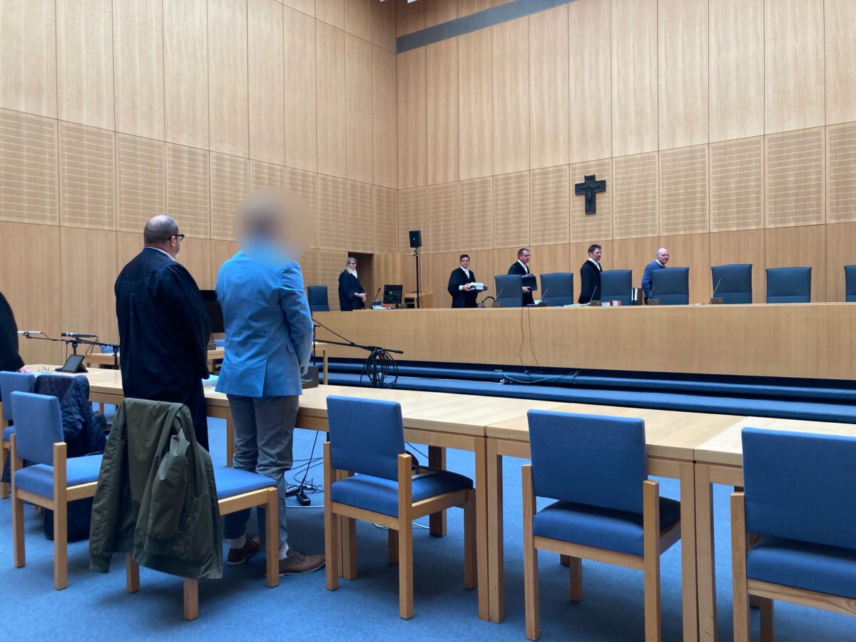 Student schlägt mit Maßkrug zu: Nach Volksfest-Streit vor Landgericht
