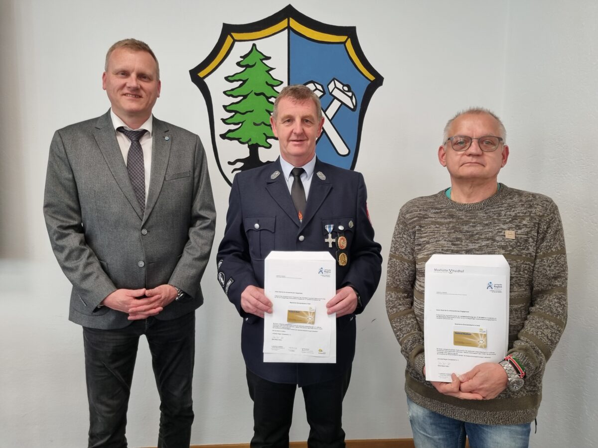 Goldene Ehrenamtskarte für zwei engagierte Männer