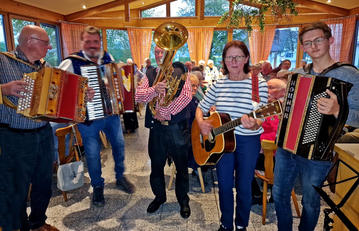 Musikvielfalt beim nordoberpfälzer Musikantentreffen in Letzau