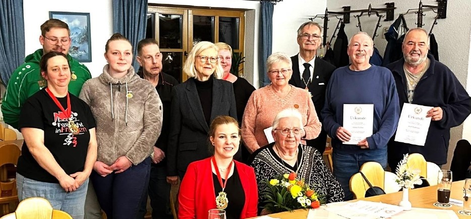 Mitglieder der Narrhalla Weiden feiern Erfolge und blicken nach vorne