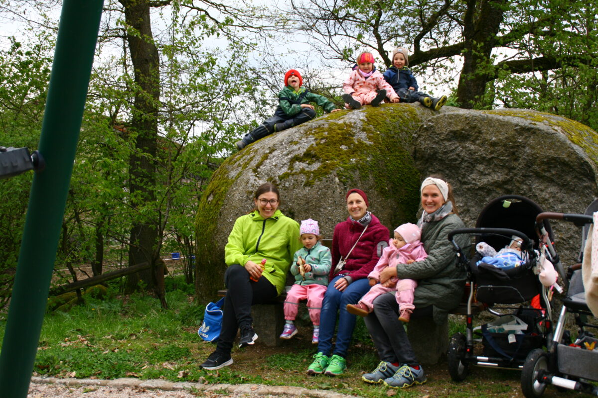 Neue Sitzbank am Abenteuerspielplatz