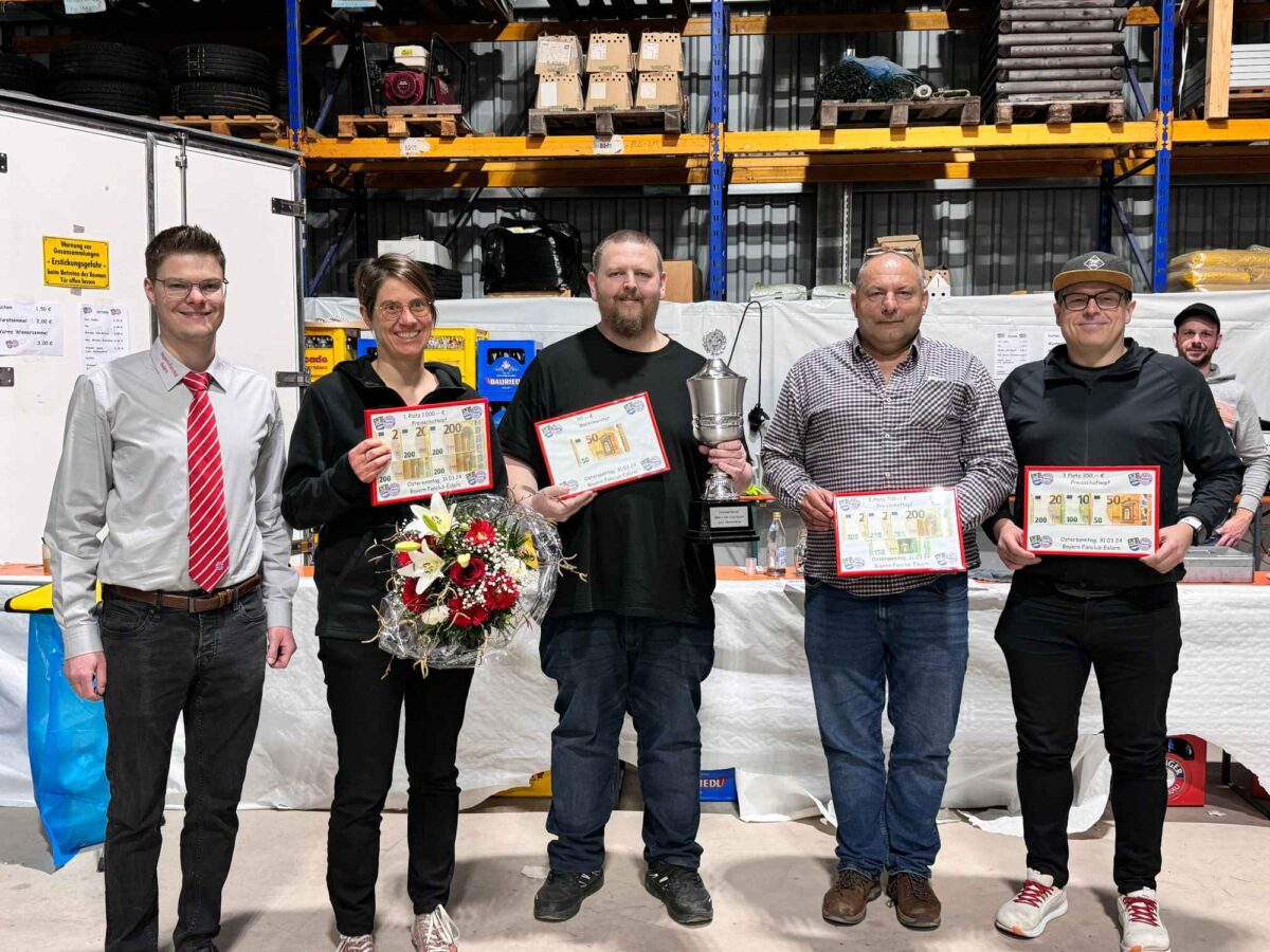 Parksteinerin gewinnt beim Eslarner Preisschafkopf 1.000 Euro