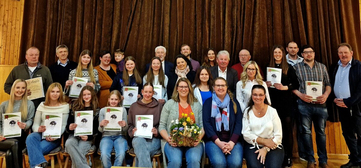 Neue Führung bei Reitsportgemeinschaft gewählt: Ein Jahr voller Höhepunkte