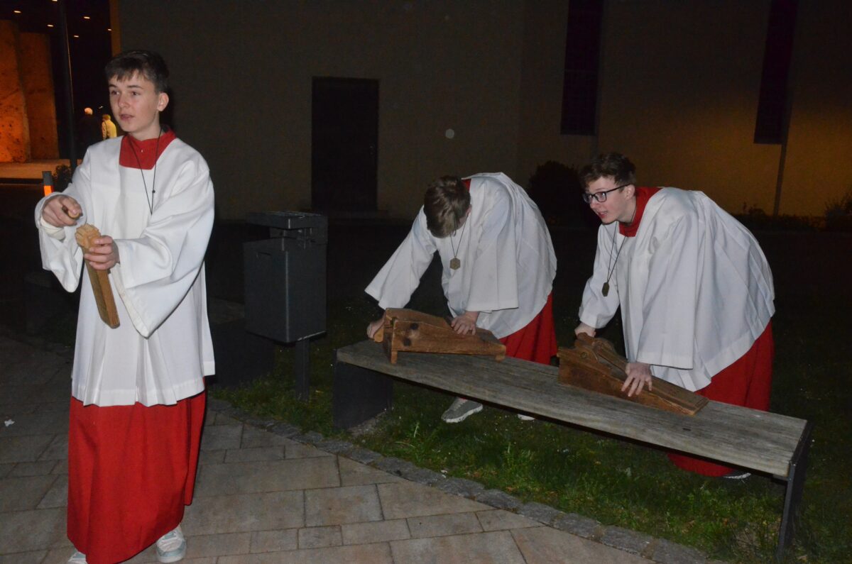 Herz Jesu: Ratschen aus der Zeit der Notkirche