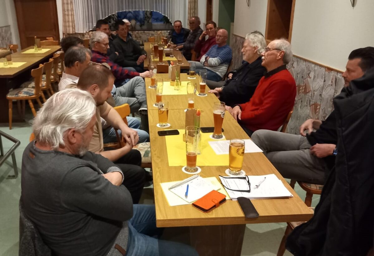 Neustadt diskutiert über Photovoltaik und Marktplatzsanierung