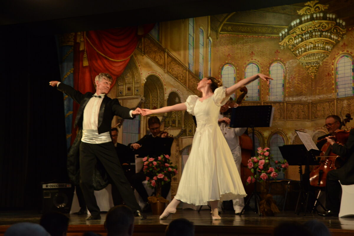 Bühnenmagie pur: Gala-Nachmittag entführt in Operettenwelten