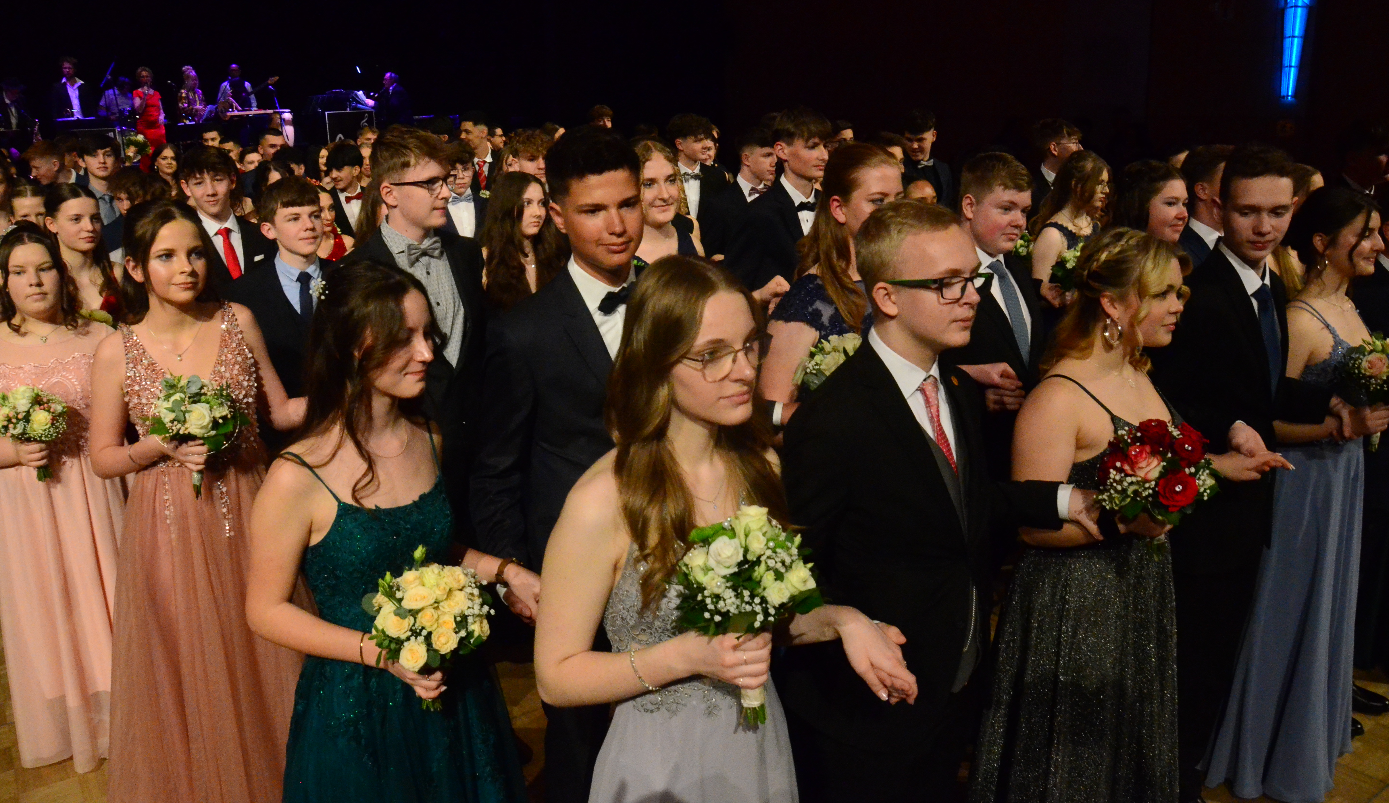 Das Tanzstudio Höllriegl lud zum Abschlussball