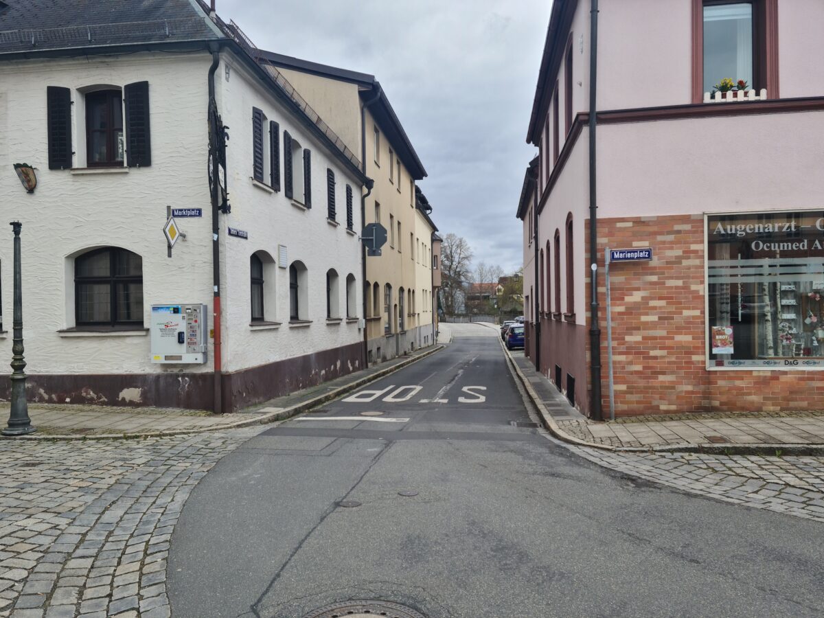 Straßen in Altstadt bekommen Granitpflaster