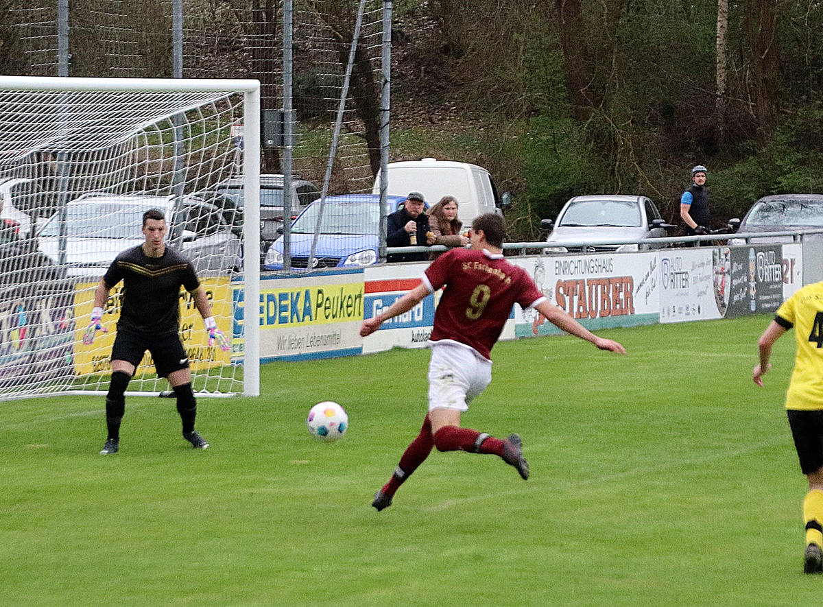 Kreisklasse West: Vier Teams brennen auf zwei heiße Derbys