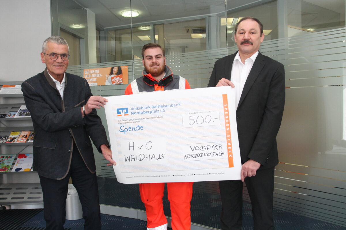 Helfer vor Ort Waidhaus erhalten 500 Euro Spende