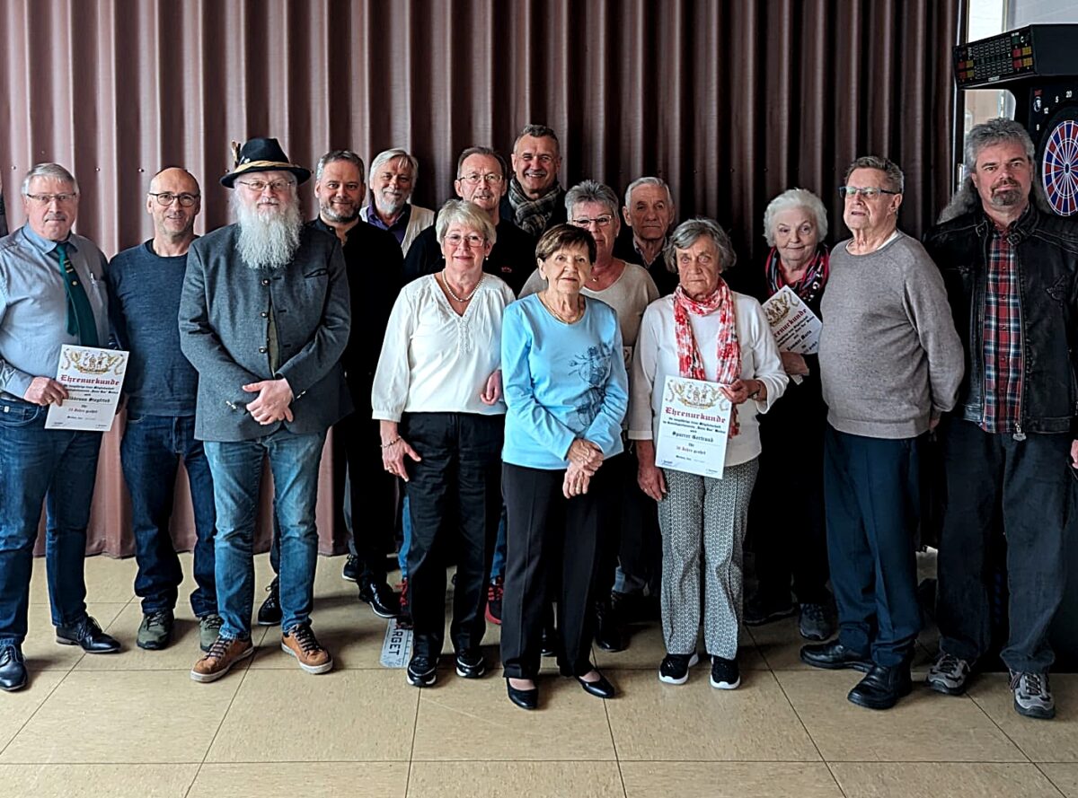 Weiden feiert 75 Jahre Geselligkeit mit Verein Unter Uns