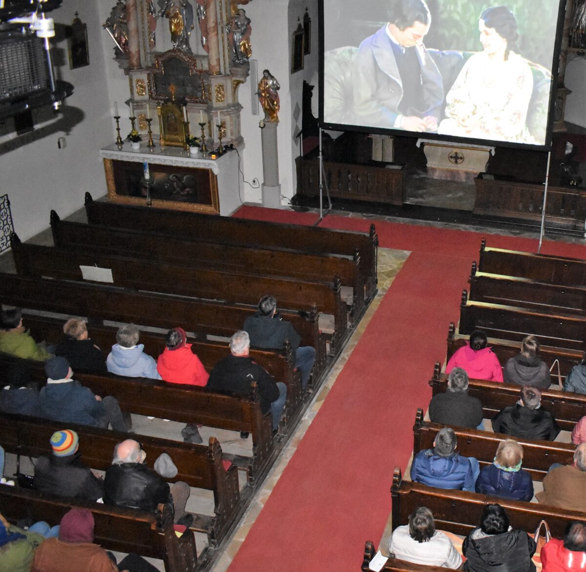 Kirche zum Kinosaal umfunktioniert