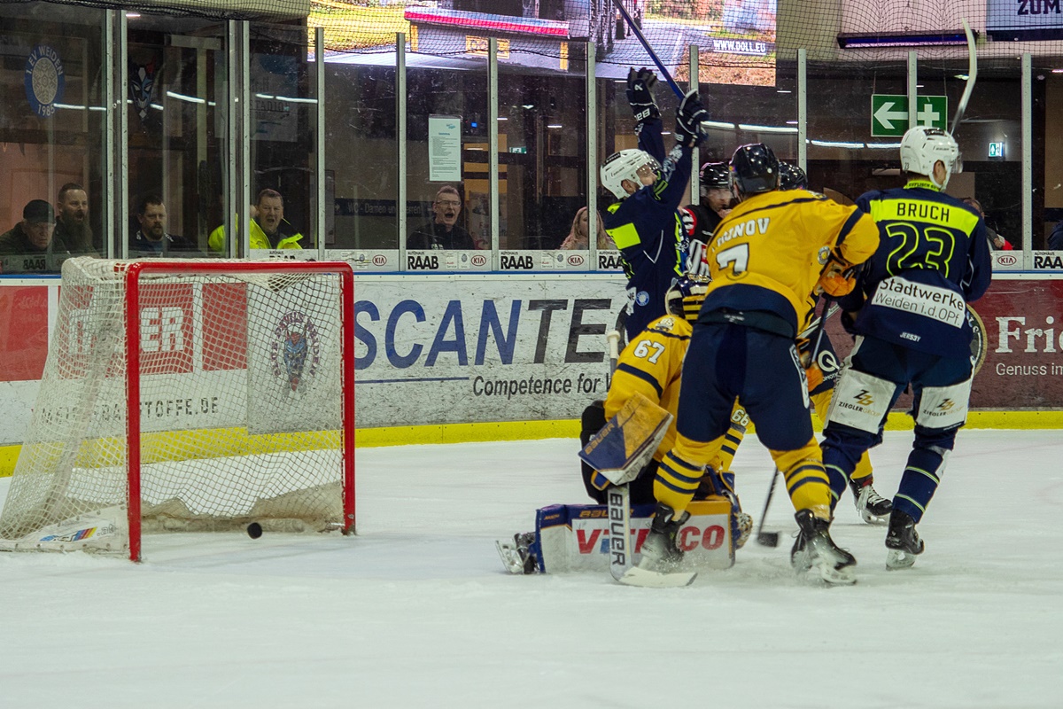 Blue Devils Weiden fahren zweiten Sieg in der Halbfinalserie ein