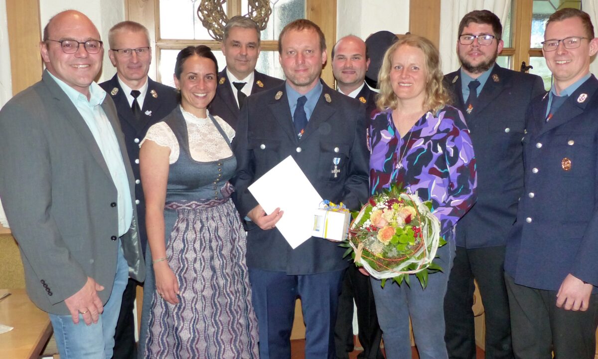 Feuerwehrmann für 25 Jahre Dienst geehrt