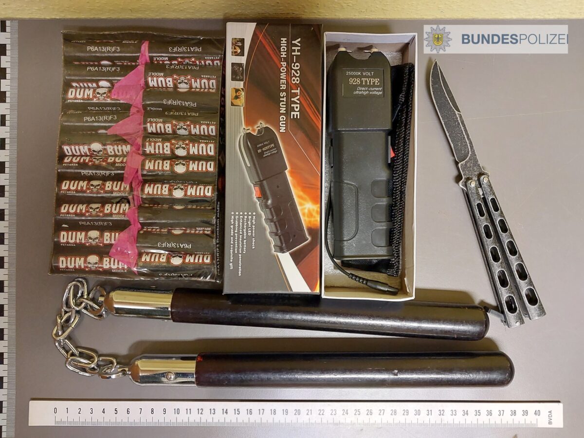 Nunchaku, Schocker und „Dum Bum“