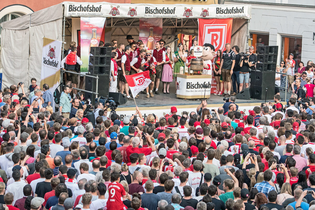 Jahn in der Relegation gegen Wehen Wiesbaden: Wer zittert sich in die Zweite Bundesliga?