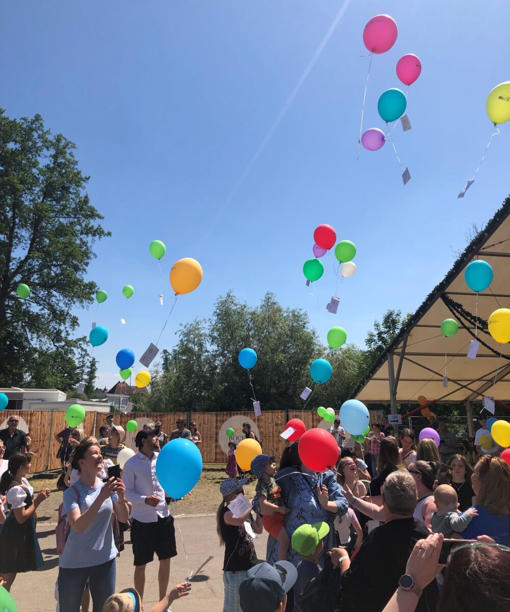 Schwandorfer Volksfest: Kindernachmittag mit Ballonwettfliegen