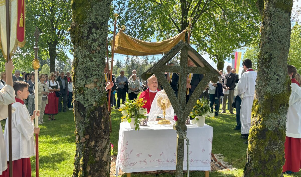 Einweihung Kapelle Hildweinsreuth – ein Jubiläum im Zeichen des Gedenkens und Glaubens