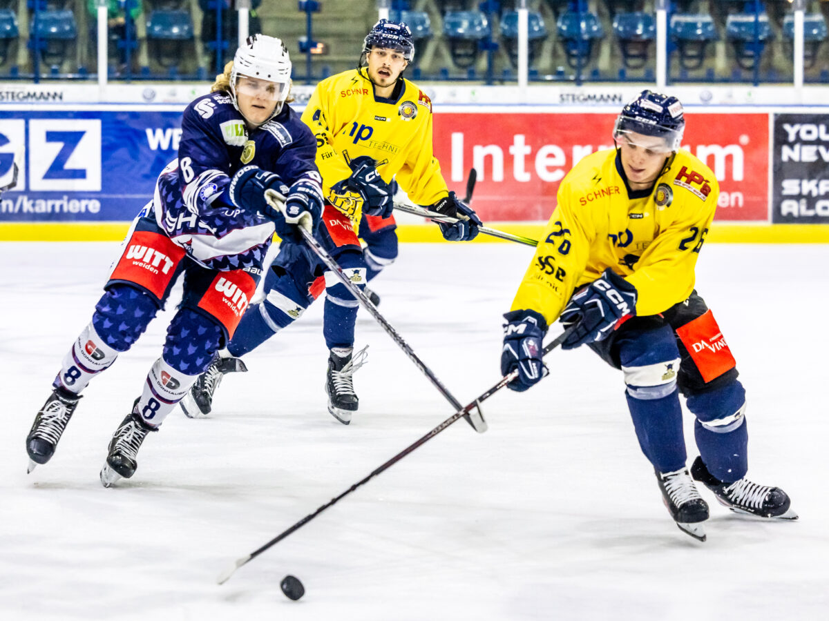 Blue Devils treiben den Kaderumbau voran: Vertragsverlängerung und zwei Neuzugänge