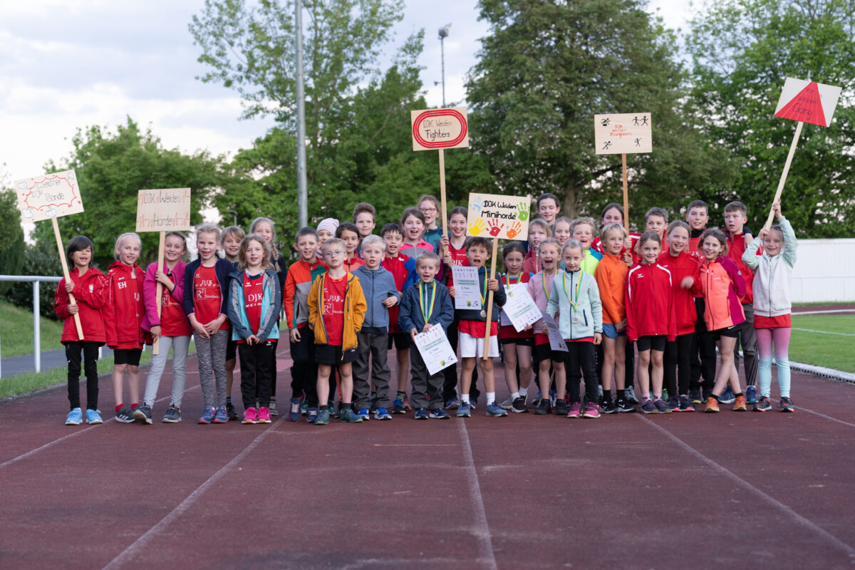 Leichtathletiknachwuchs der DJK Weiden präsentiert sich in Wiesau