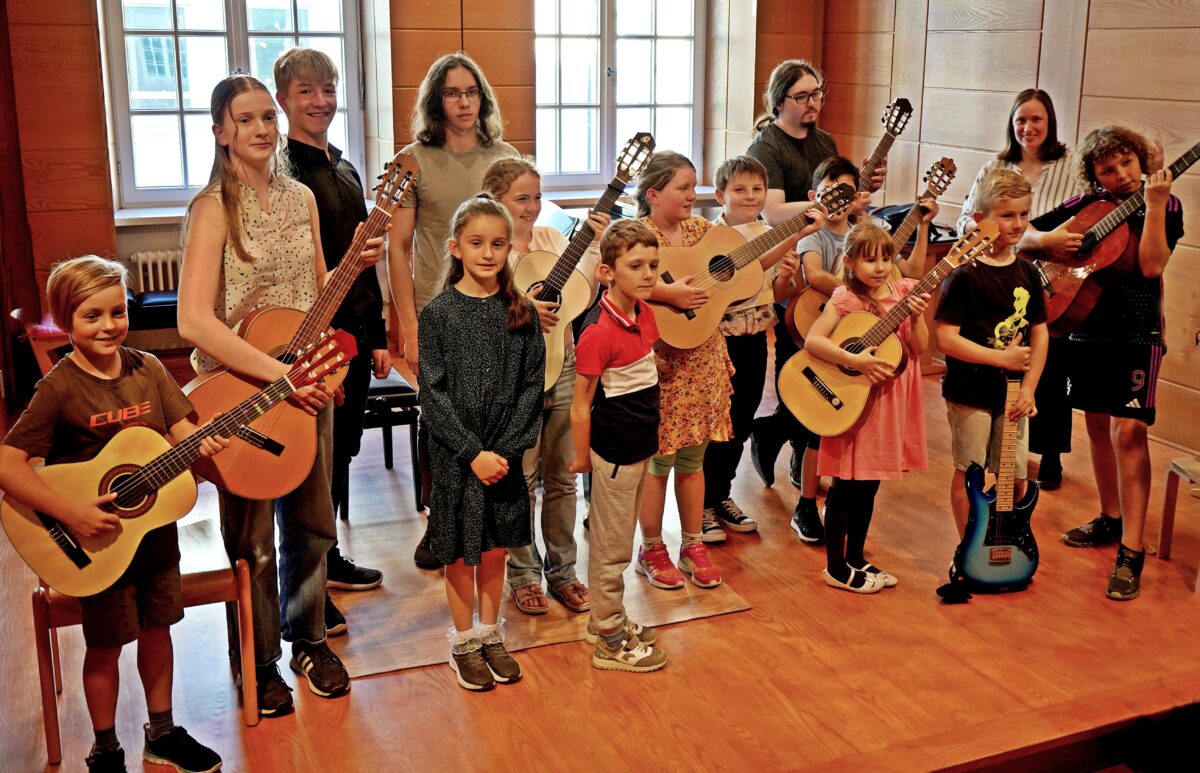Klassenvorspiel mit Gitarren: Ein inspirierendes Ereignis