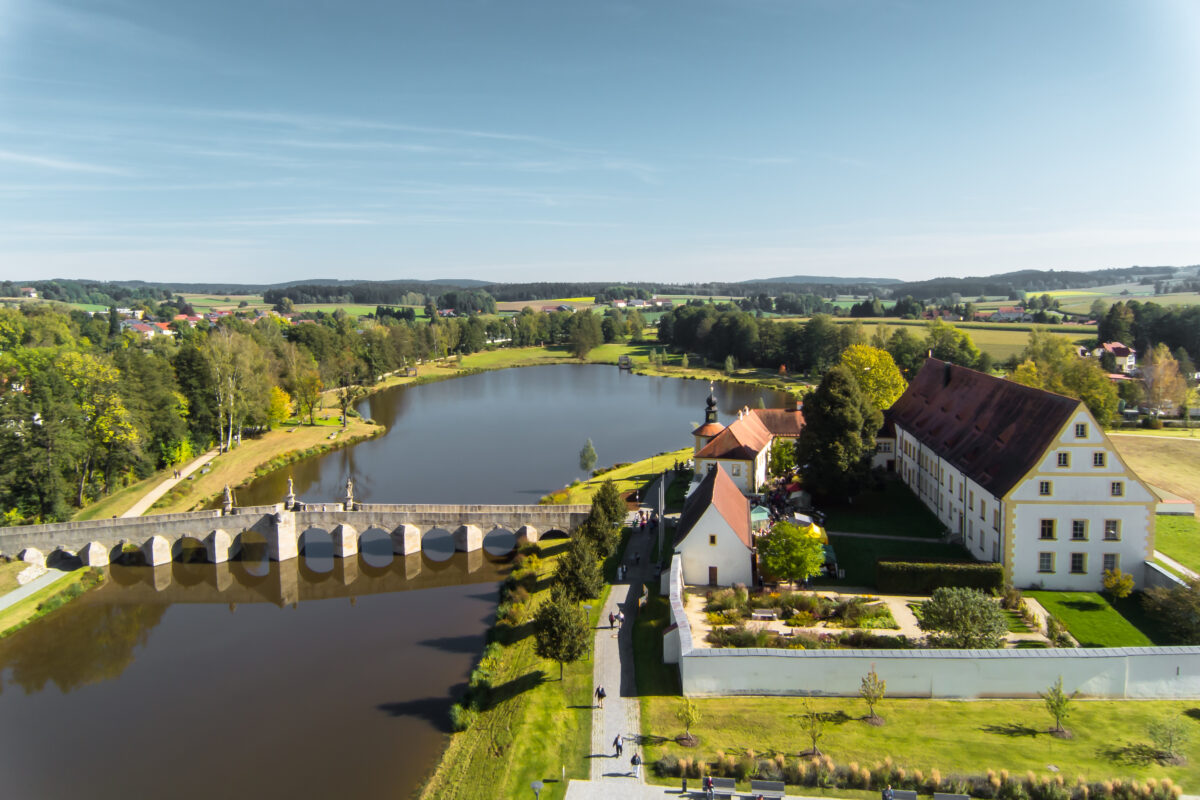 Neue Gästeführung mit Theaterszene: „Unser Gartenschaugelände von 2013″