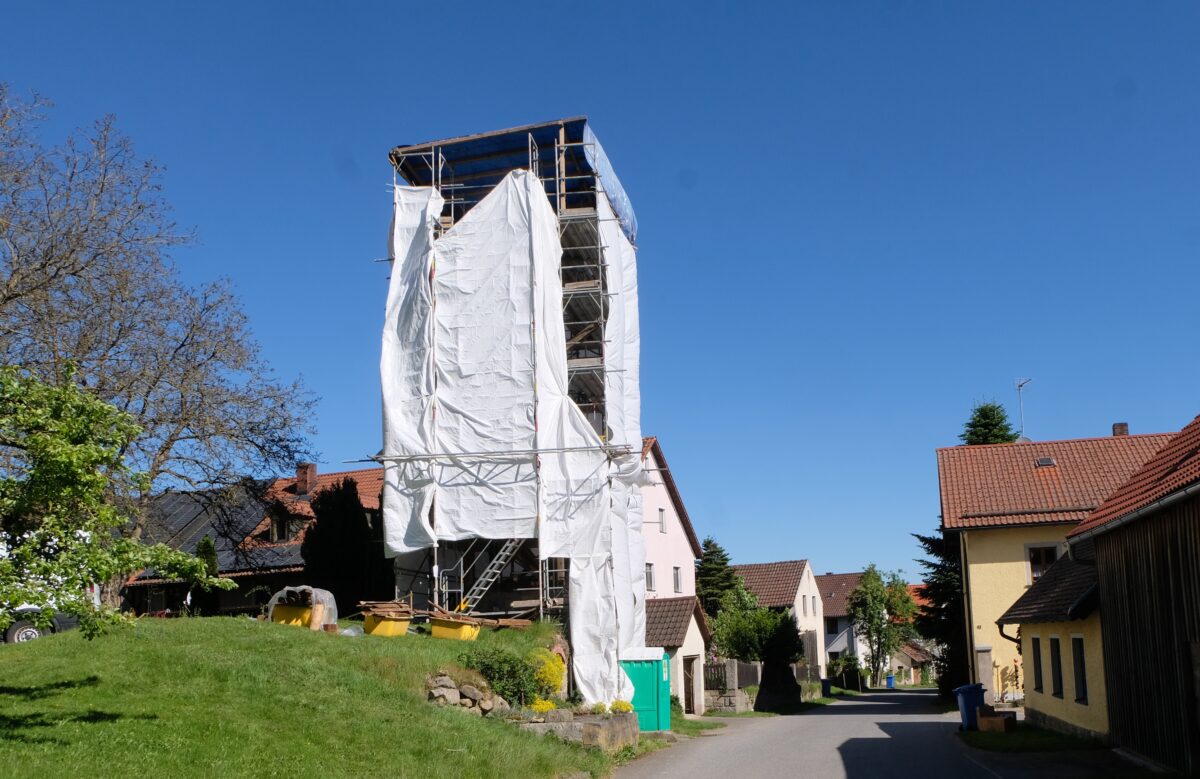 Glockenturm in Schlattein wird saniert