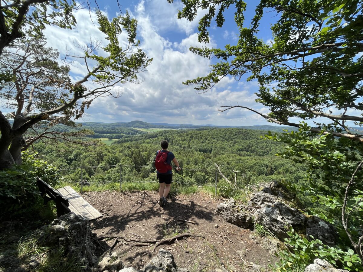 „Wandern unter weiß-blauem Himmel“: Schöne Routen und Geheimtipps gesucht!